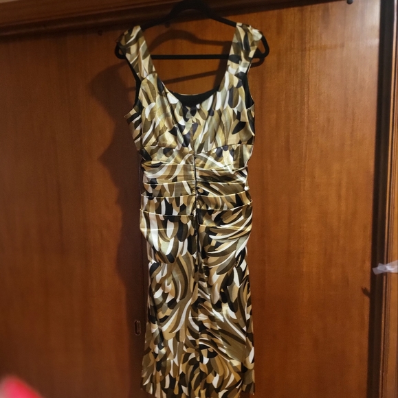 Dress - Picture 2 of 2